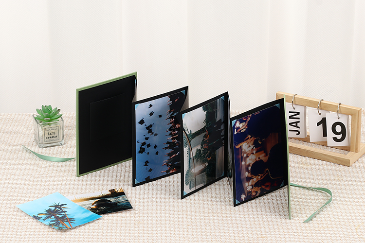 Álbum de fotos com papel pegajoso