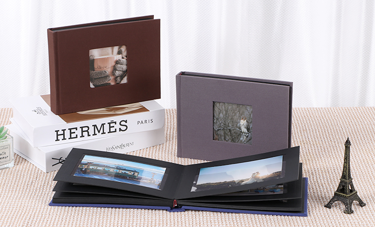 Álbum de fotos com páginas de papel