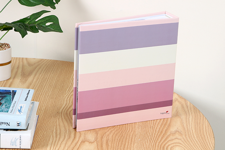 Álbum de fotos em papel marrom