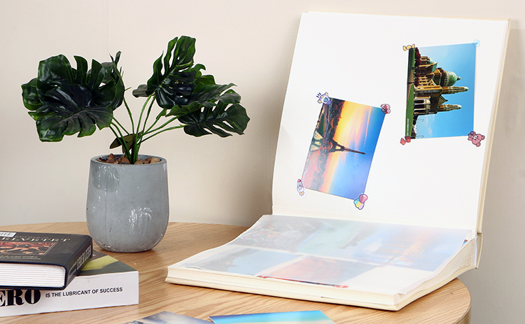 Álbum de fotos com páginas de papel preto