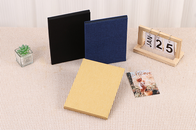Album photo avec des pages en papier